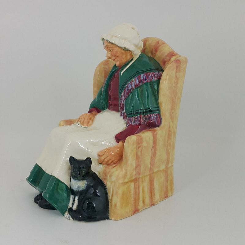 Royal Doulton Figurine HN1974 Forty Winks - RD 5171