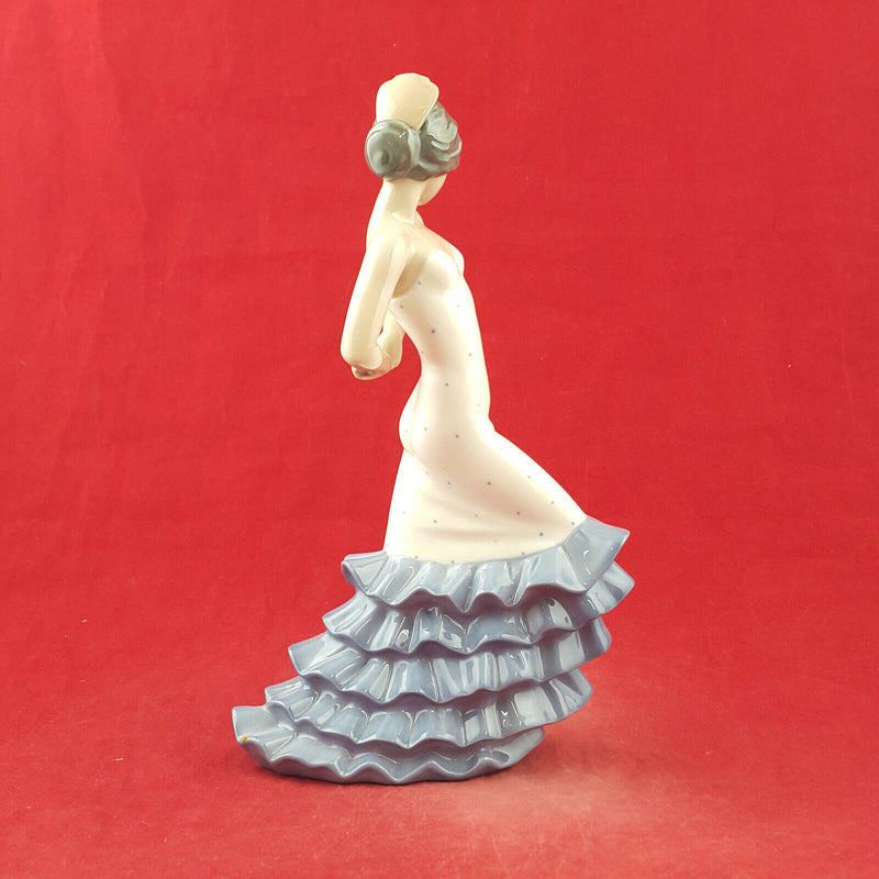 Nao By Lladro - Flamenco Dancer / Bailarina Garrida 418 (chipped) - L/N 3334