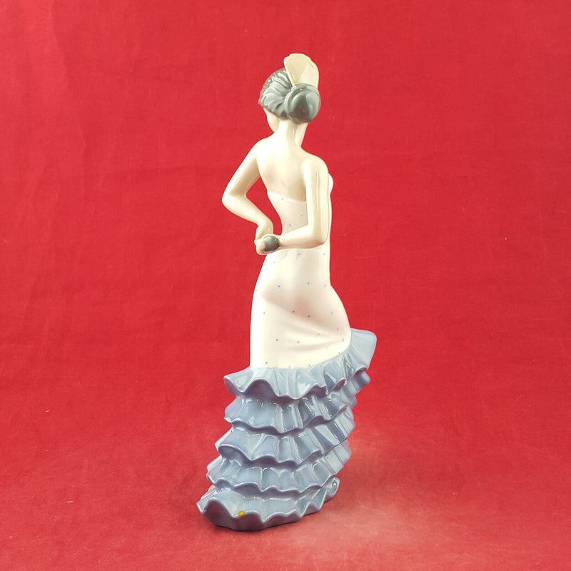 Nao By Lladro - Flamenco Dancer / Bailarina Garrida 418 (chipped) - L/N 3334