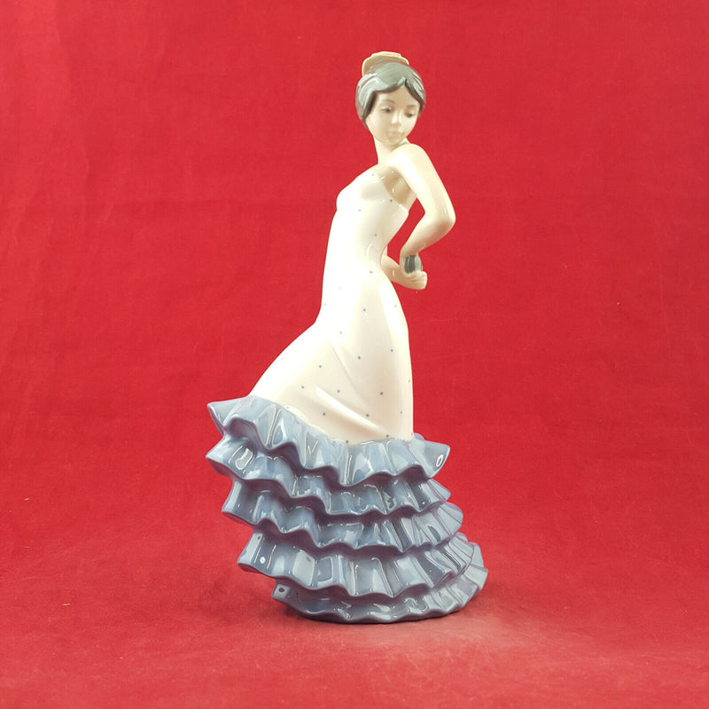 Nao By Lladro - Flamenco Dancer / Bailarina Garrida 418 (chipped) - L/N 3334