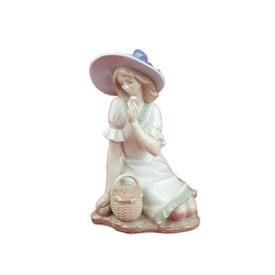 Nao By Lladro - Meadow Song 1365 - L/N 1011