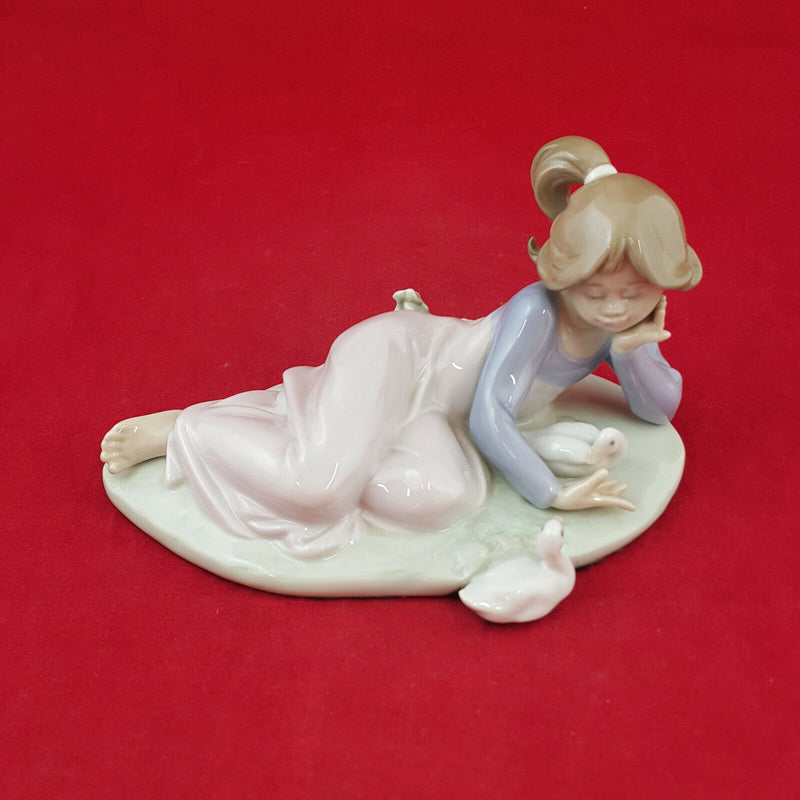 Lladro - Playful Friends 5609 - L/N 1031