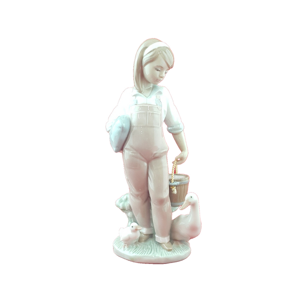 Lladro - Saturday's Child 6022 - L/N 2497