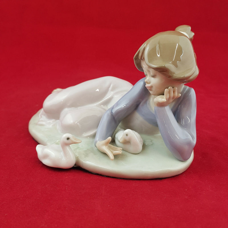 Lladro - Playful Friends 5609 - L/N 1031