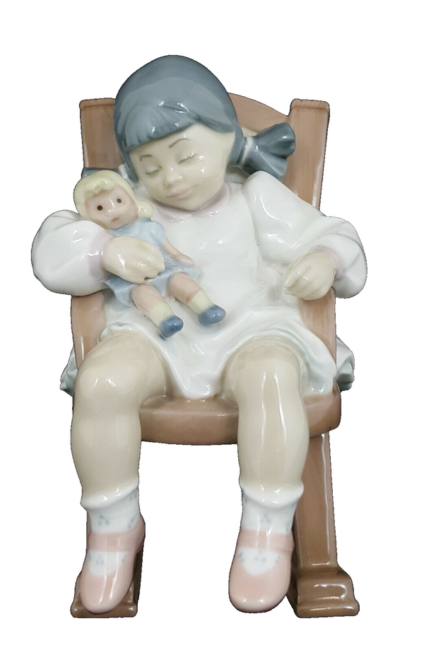 Lladro Figurine 5448 Naptime