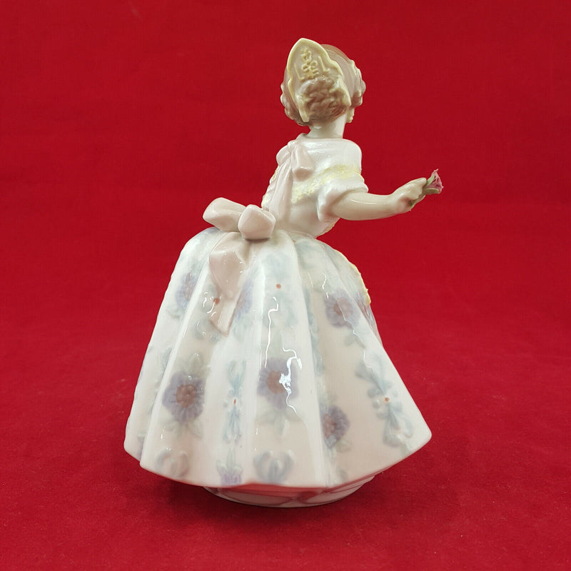 Lladro - Carmencita 5373 - L/N 1030