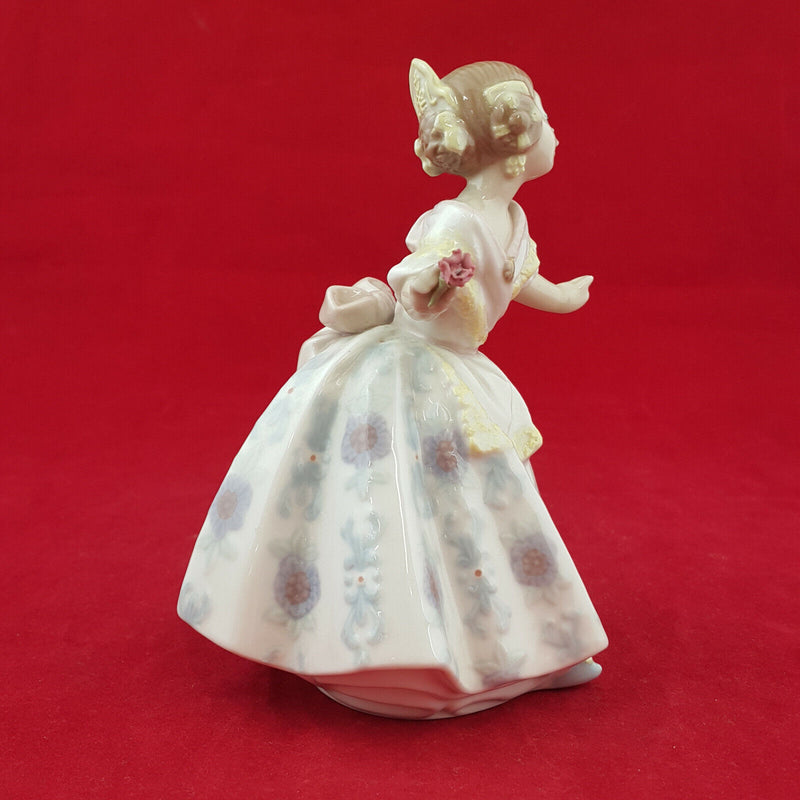 Lladro - Carmencita 5373 - L/N 1030