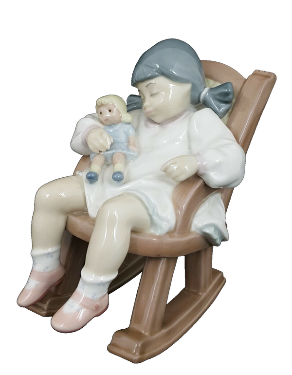 Lladro Figurine 5448 Naptime