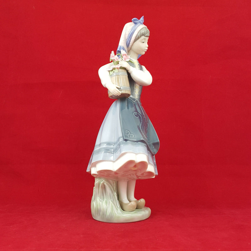 Lladro Figurine 1416 - From My Garden - Dutch Girl with Flower Pot - 178 L/N