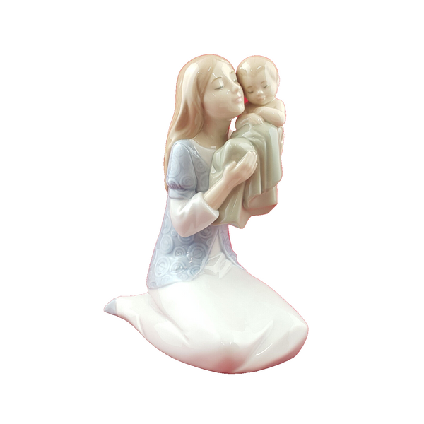 Lladro Nao Figure - The Greatest Bond 1554 - L/N 3157