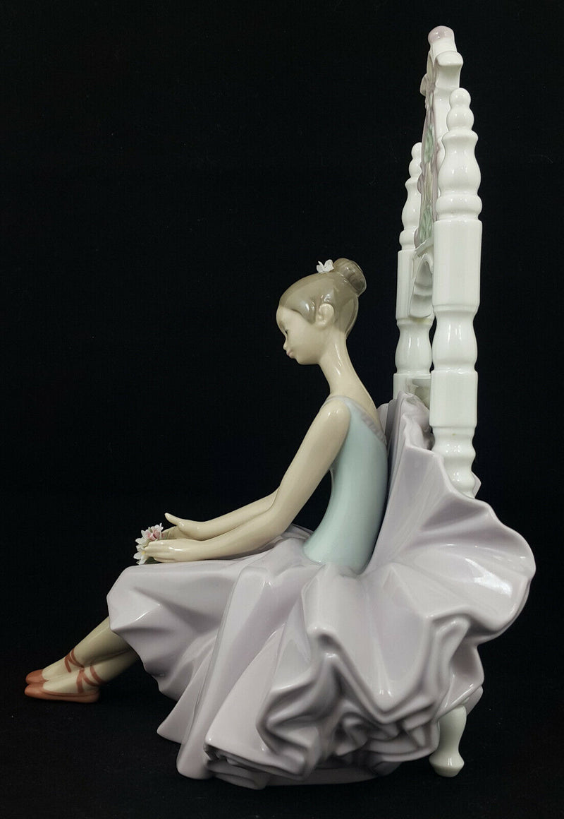 Lladro Figurine Girl Posing For a Portrait Ballerina Dancer Model 6486