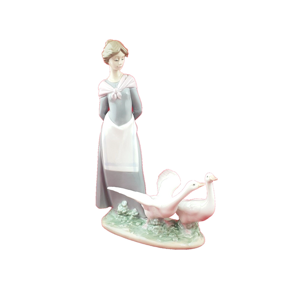 Lladro Porcelain Figurine 5659 - Girl with Geese / Barnyard Scene Goose Girl - 7