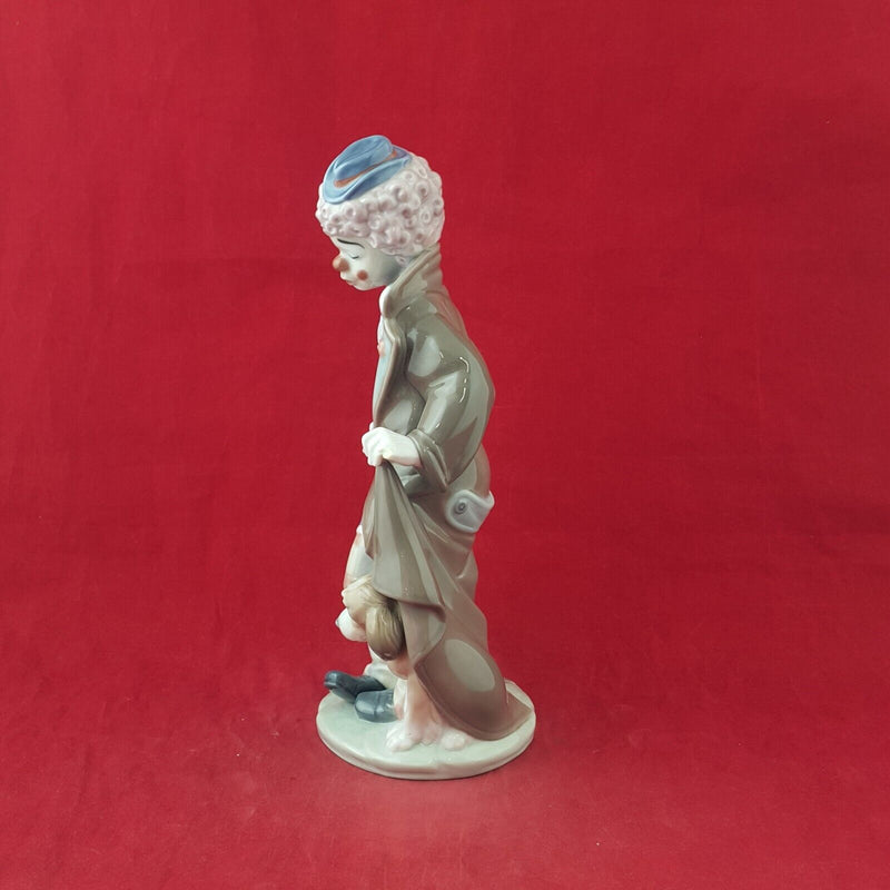 Lladro Porcelain Figurine 5901 Surprise (Chipped) - 8049 L/N