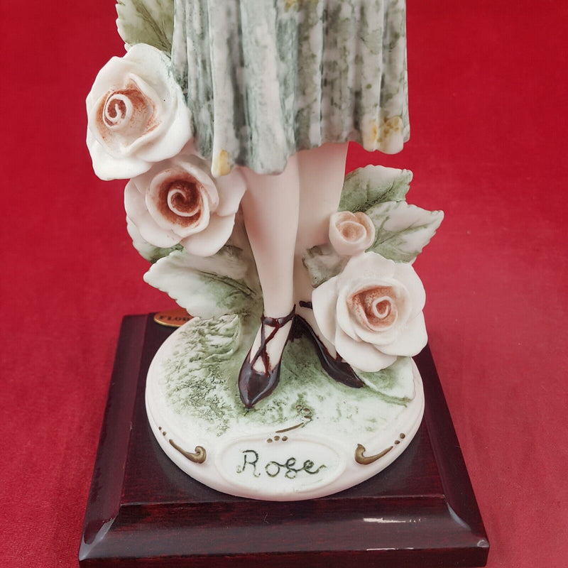 Giuseppe Armani Figurine Lady Rose Statue Capodimonte Florence - 8715 O/A