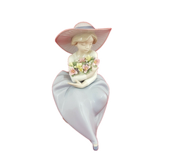 Lladro Figurine - Fragrant Bouquet Girl (Damaged) - 5952  L/N