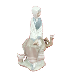 Lladro Figurine 4576 - Shepherd Lady Sitting & Watching A Bird (Restoed) - 5950