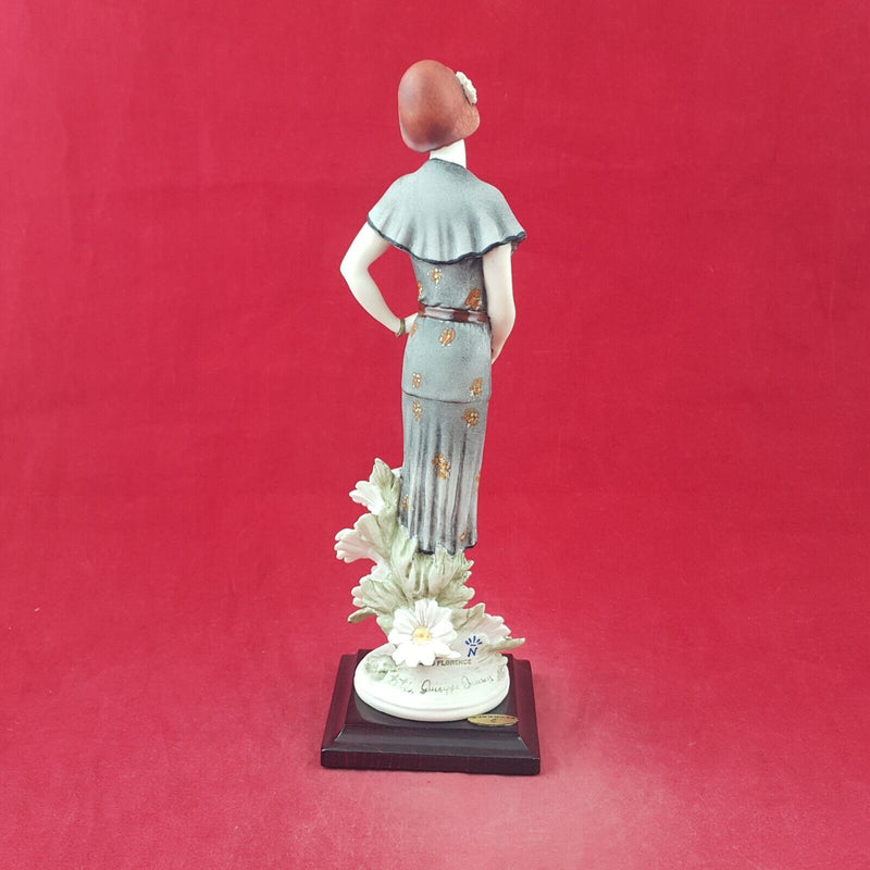 Giuseppe Armani Figurine Daisy Girl Statue Capodimonte Florence - 8714 O/A