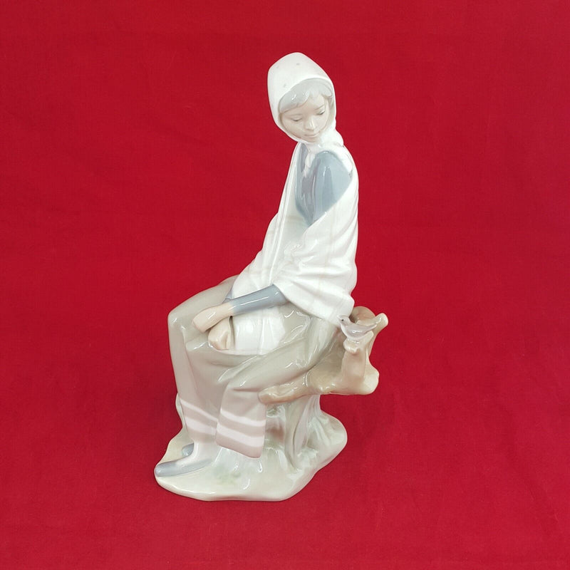 Lladro Figurine 4576 - Shepherd Lady Sitting & Watching A Bird (Restoed) - 5950