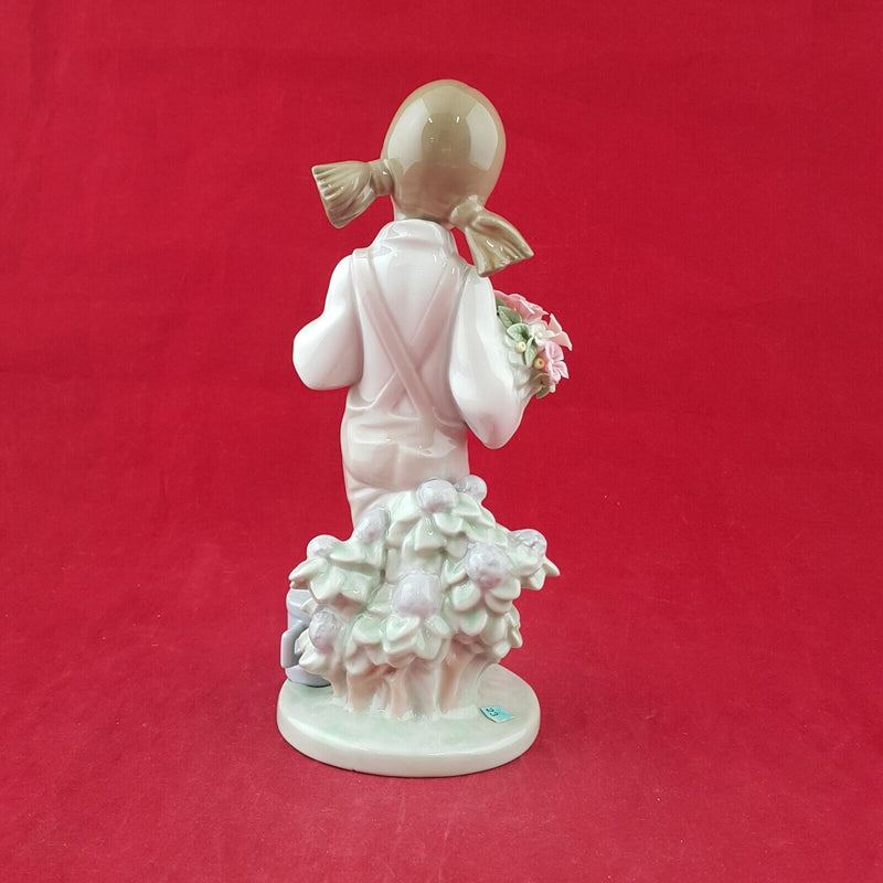 Lladro Figurine 5217 - Spring Girl - 7235 L/N