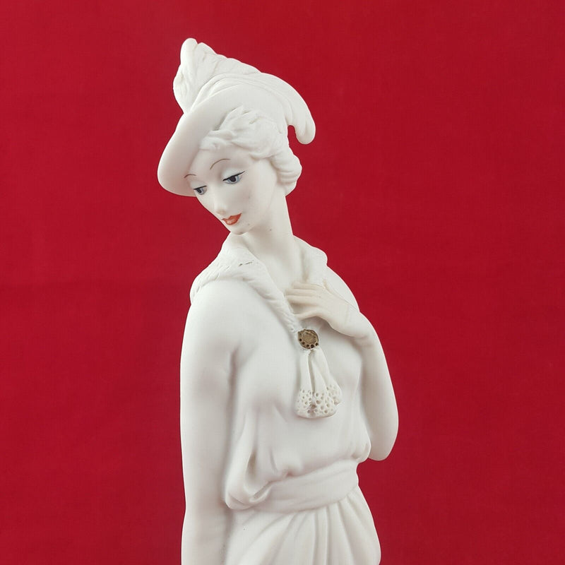 Giuseppe Armani Figurine  Lady with Bag Statue Florence - 8717 O/A