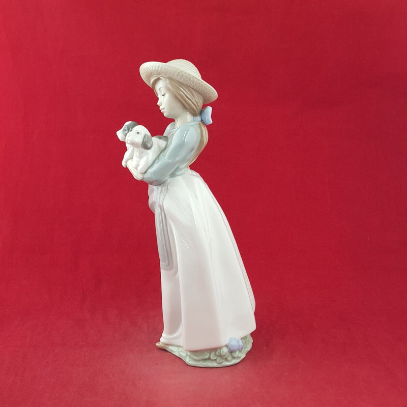 Nao by Lladro Porcelain Figurine 1156 What An Armful - 8855 L/N