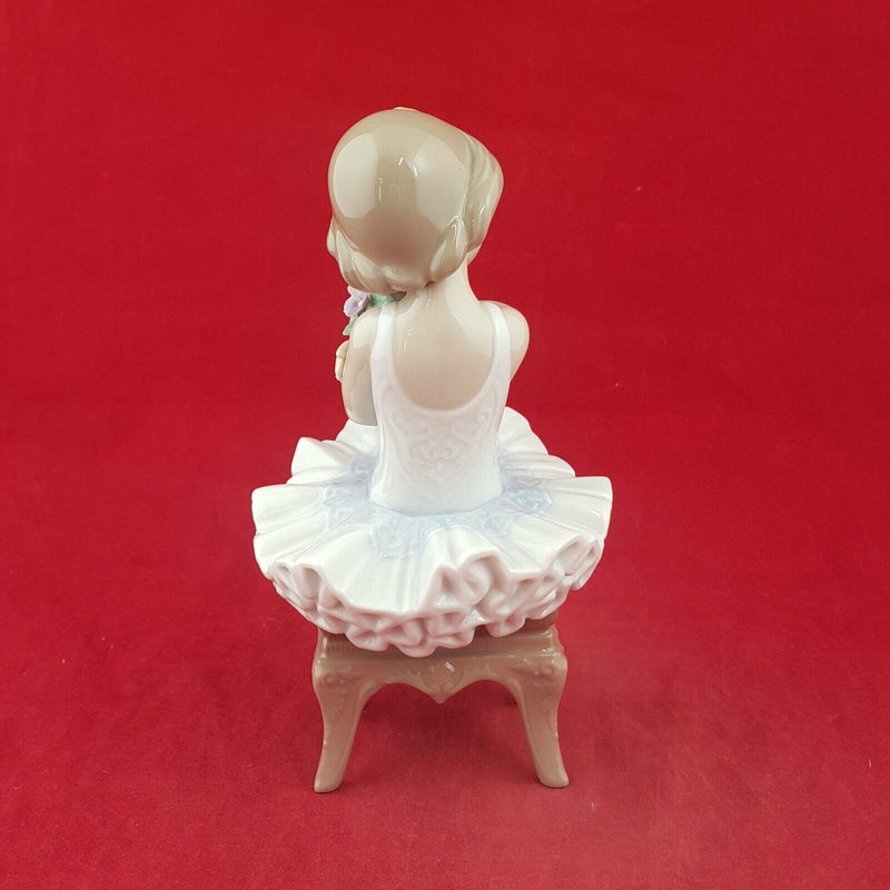 Lladro Figurine 6763 - First Performance - 7698 L/N