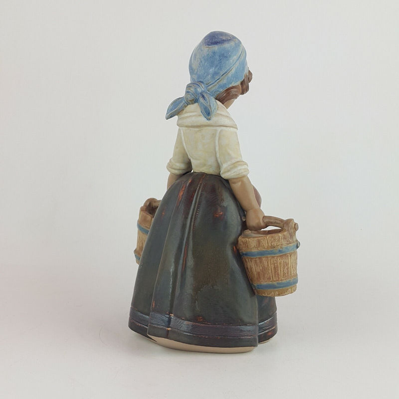 Lladro - Girl With Two Pails 3512 - 6016 L/N