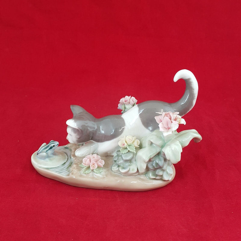 Lladro Figurine 1442 - Kitty Confrontation (Damaged)- 5953  L/N