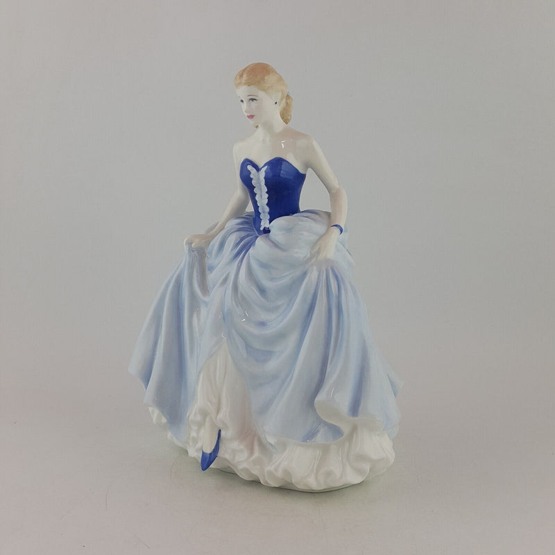 Royal Doulton Figurine HN4532 Susan Boxed & CoA - 8937 RD