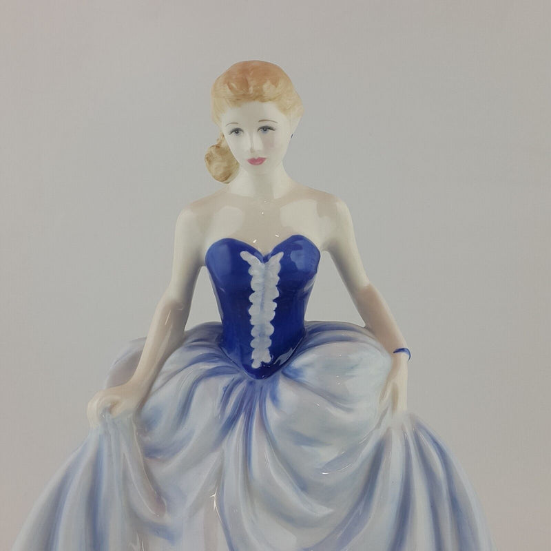 Royal Doulton Figurine HN4532 Susan Boxed & CoA - 8937 RD