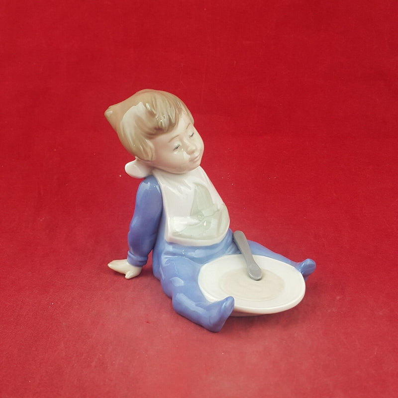 Lladro Nao Figurine 1074 Baby Eating Breakfast Boxed - 8978 L/N