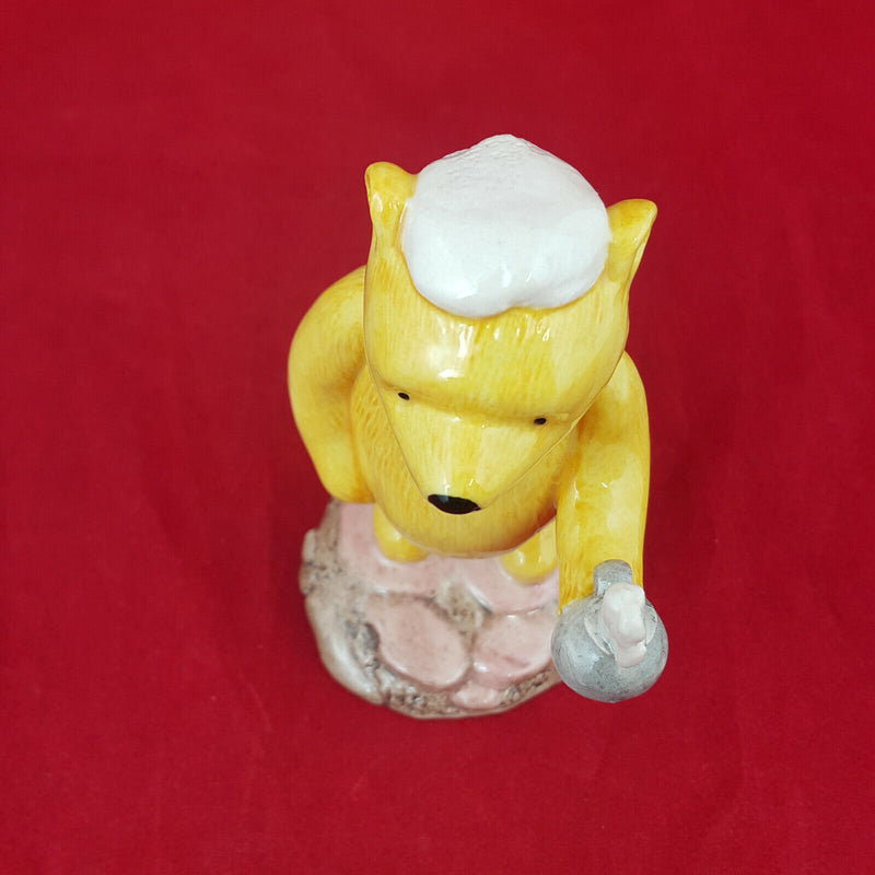 Royal Doultoun Storybook Figurine - Pooh Lights The Candle WP11 (Boxed) - RD 740