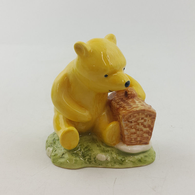 Royal Doulton - Winnie The Pooh And The Fair Sized Basket WP19 - RD 2895