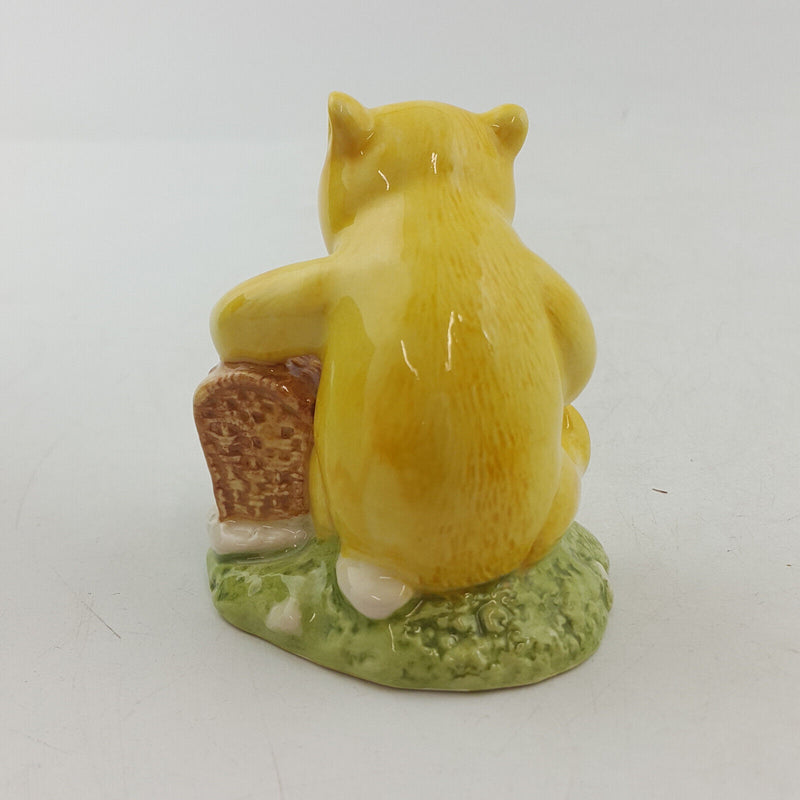 Royal Doulton - Winnie The Pooh And The Fair Sized Basket WP19 - RD 2895