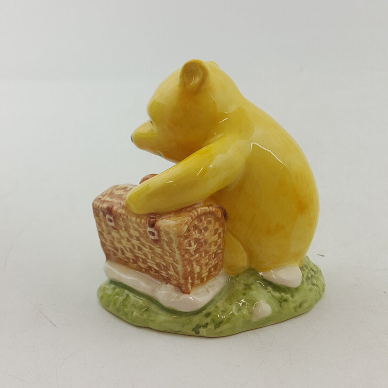 Royal Doulton - Winnie The Pooh And The Fair Sized Basket WP19 - RD 2895