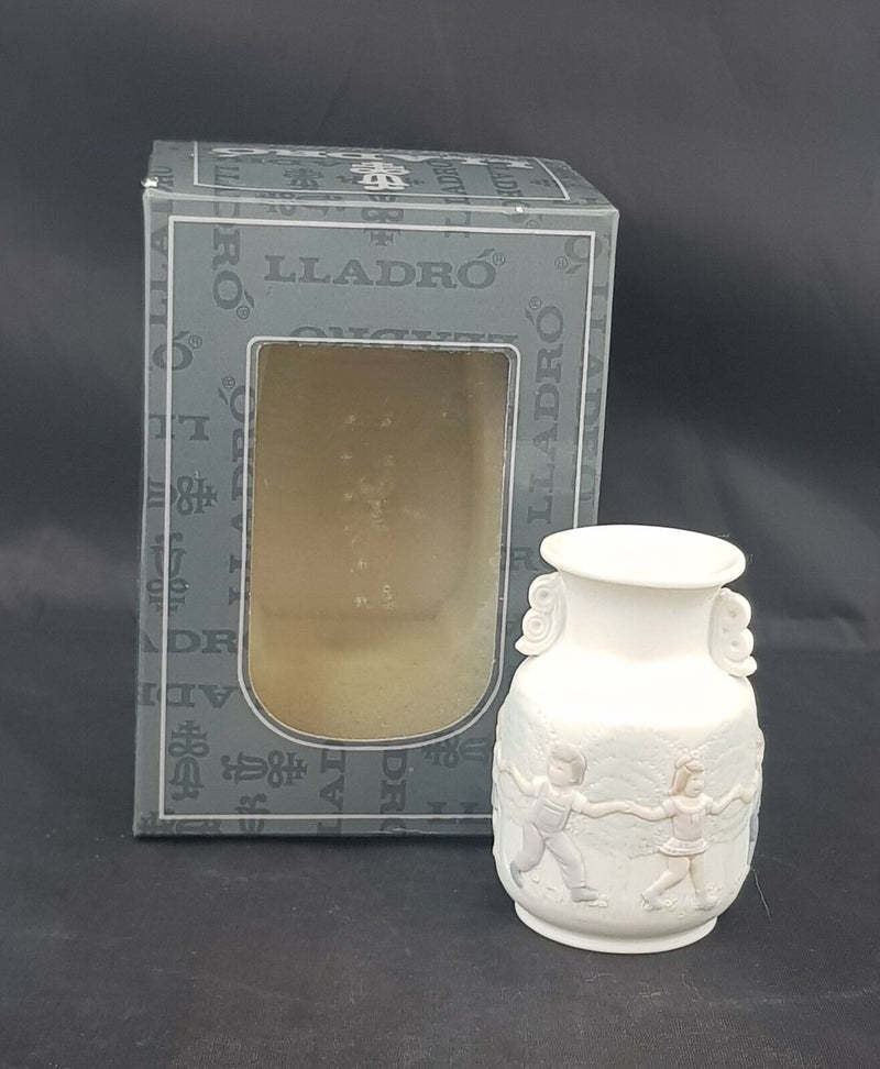 Lladro Vase/Urn Model 5260 - BOXED