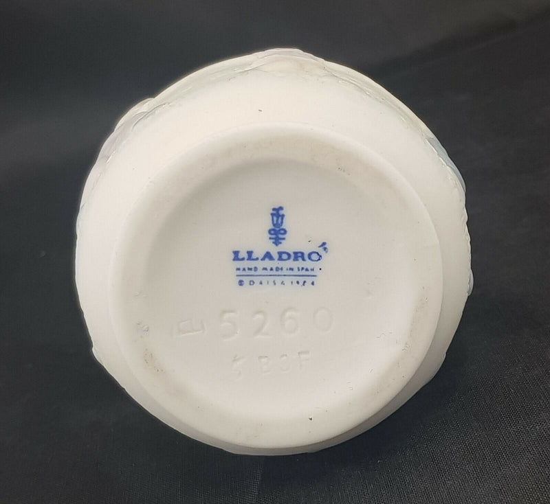 Lladro Vase/Urn Model 5260 - BOXED