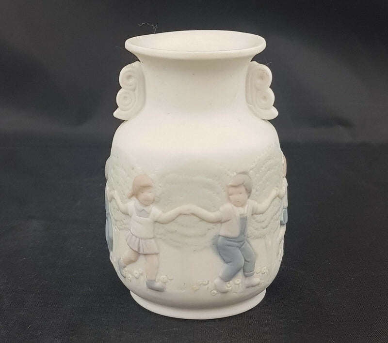 Lladro Vase/Urn Model 5260 - BOXED