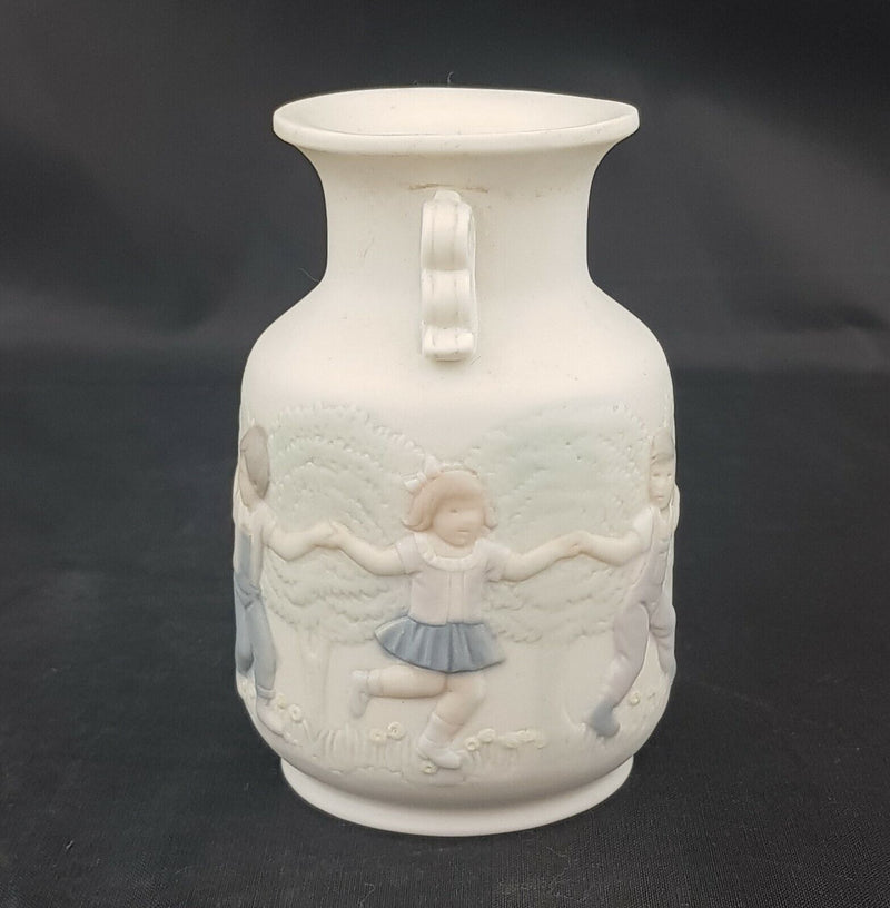 Lladro Vase/Urn Model 5260 - BOXED