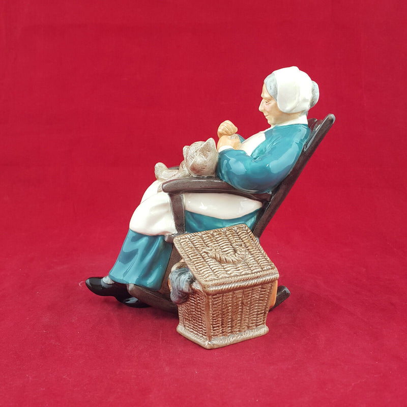 Royal Doulton Figurine - Nanny HN2221 – RD 1700