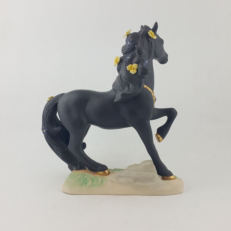 Princeton Gallery Unicorn - Love's Magic 1994 (matte black) horn broken- NA 1975