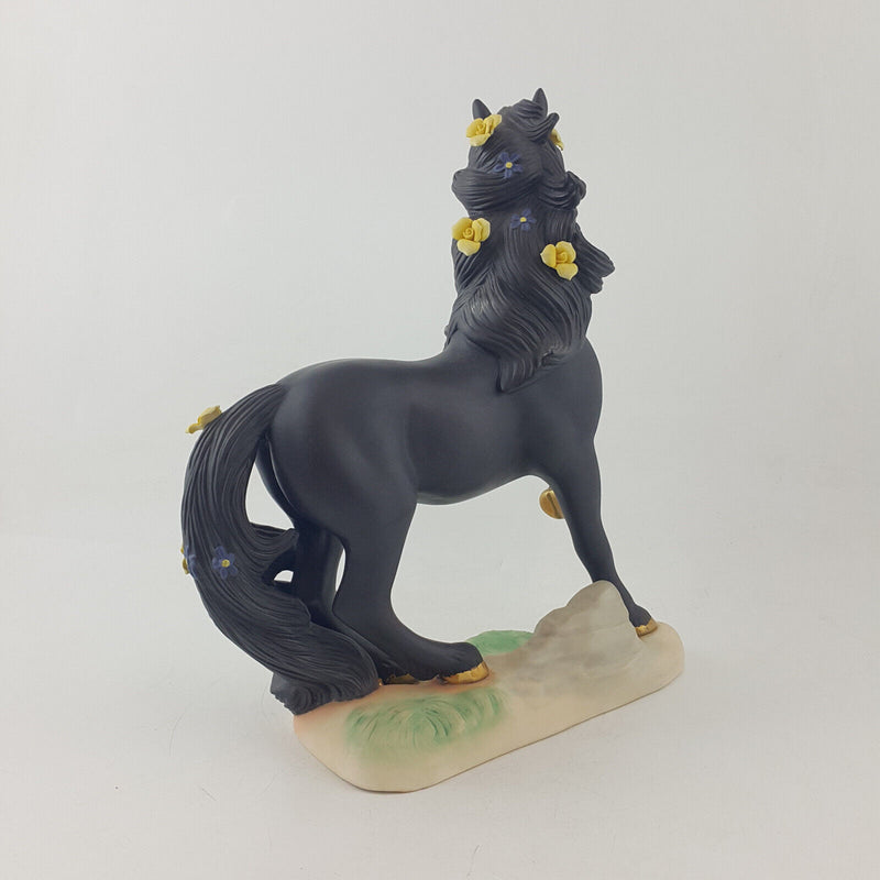 Princeton Gallery Unicorn - Love's Magic 1994 (matte black) horn broken- NA 1975