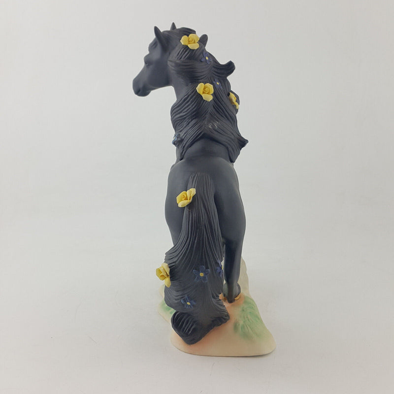 Princeton Gallery Unicorn - Love's Magic 1994 (matte black) horn broken- NA 1975