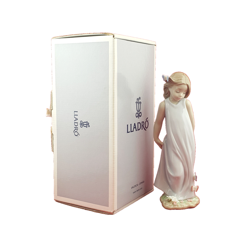 Lladro Figurine - Friend of The Butterflies Girl 6963 (Boxed) - L/N 3620