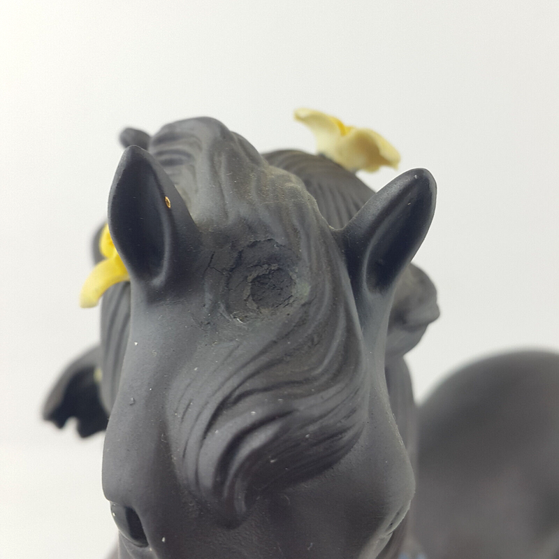 Princeton Gallery Unicorn - Love's Magic 1994 (matte black) horn broken- NA 1975