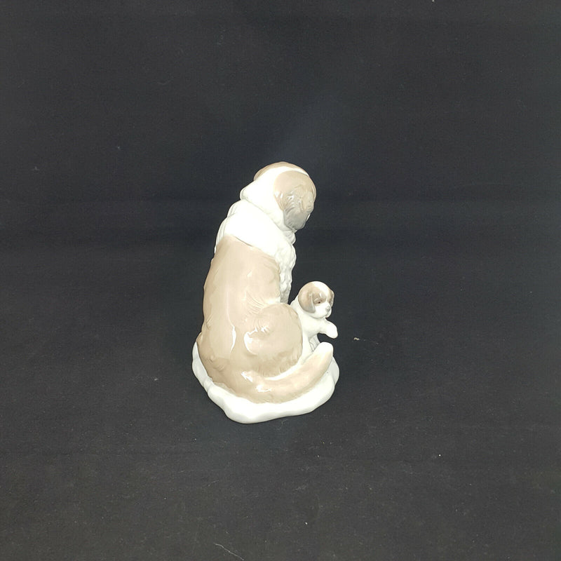 Lladro Dogs Figurine - Baby Sitting 8170 (in originial box)