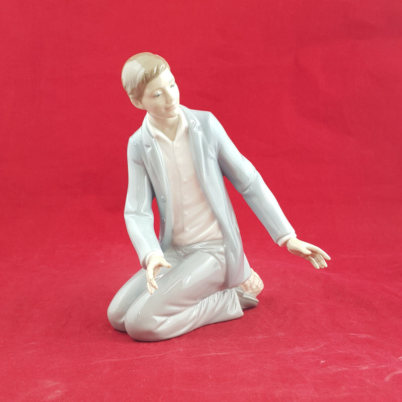 Lladro - Caring Father 6972 (Boxed) - L/N 2100