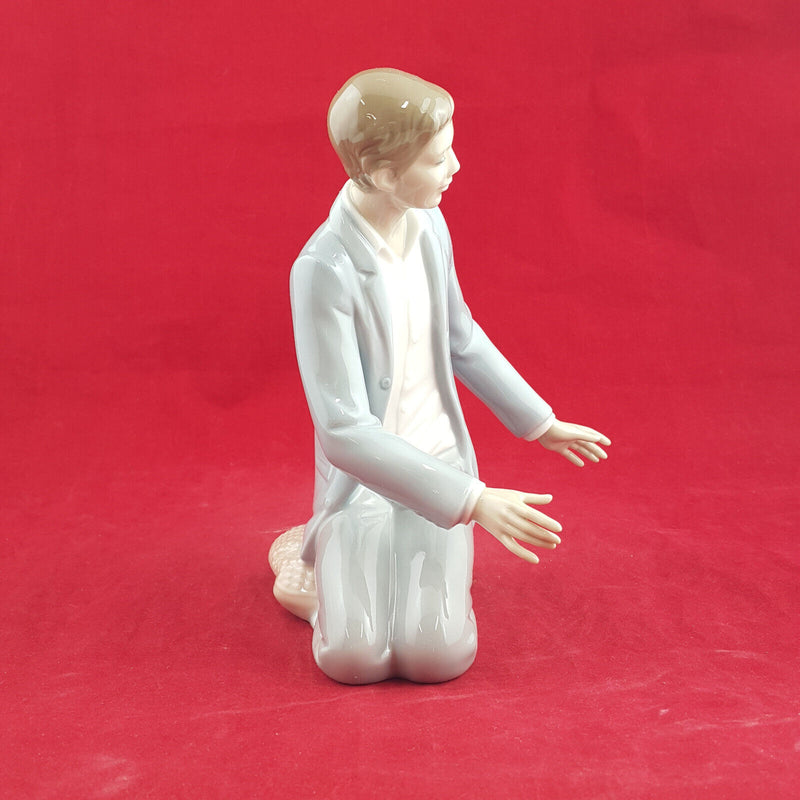 Lladro - Caring Father 6972 (Boxed) - L/N 2100