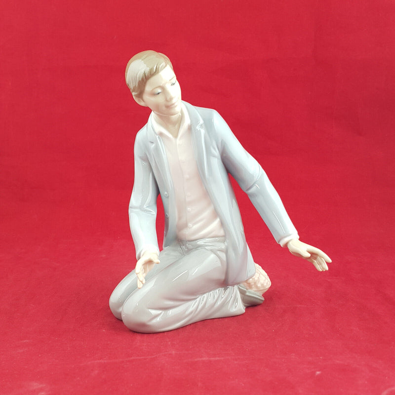 Lladro - Caring Father 6972 (Boxed) - L/N 2099