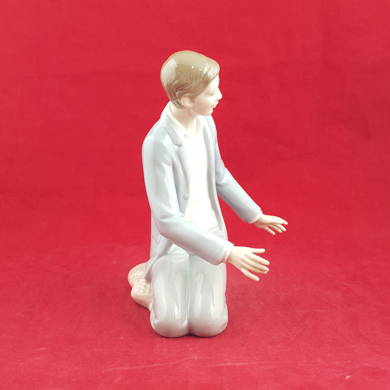 Lladro - Caring Father 6972 (Boxed) - L/N 2099